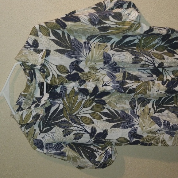 Tahari Womens XL 100% Linen Shirt Short Sleeve Button Up Palm Leaf Print Top - Picture 2 of 6